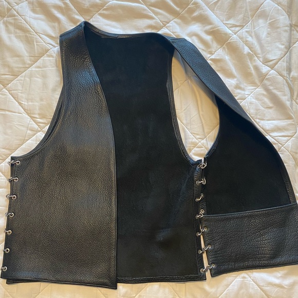 Top quality , genuine leather ‘Bar Vest’. Size M - Picture 9 of 12
